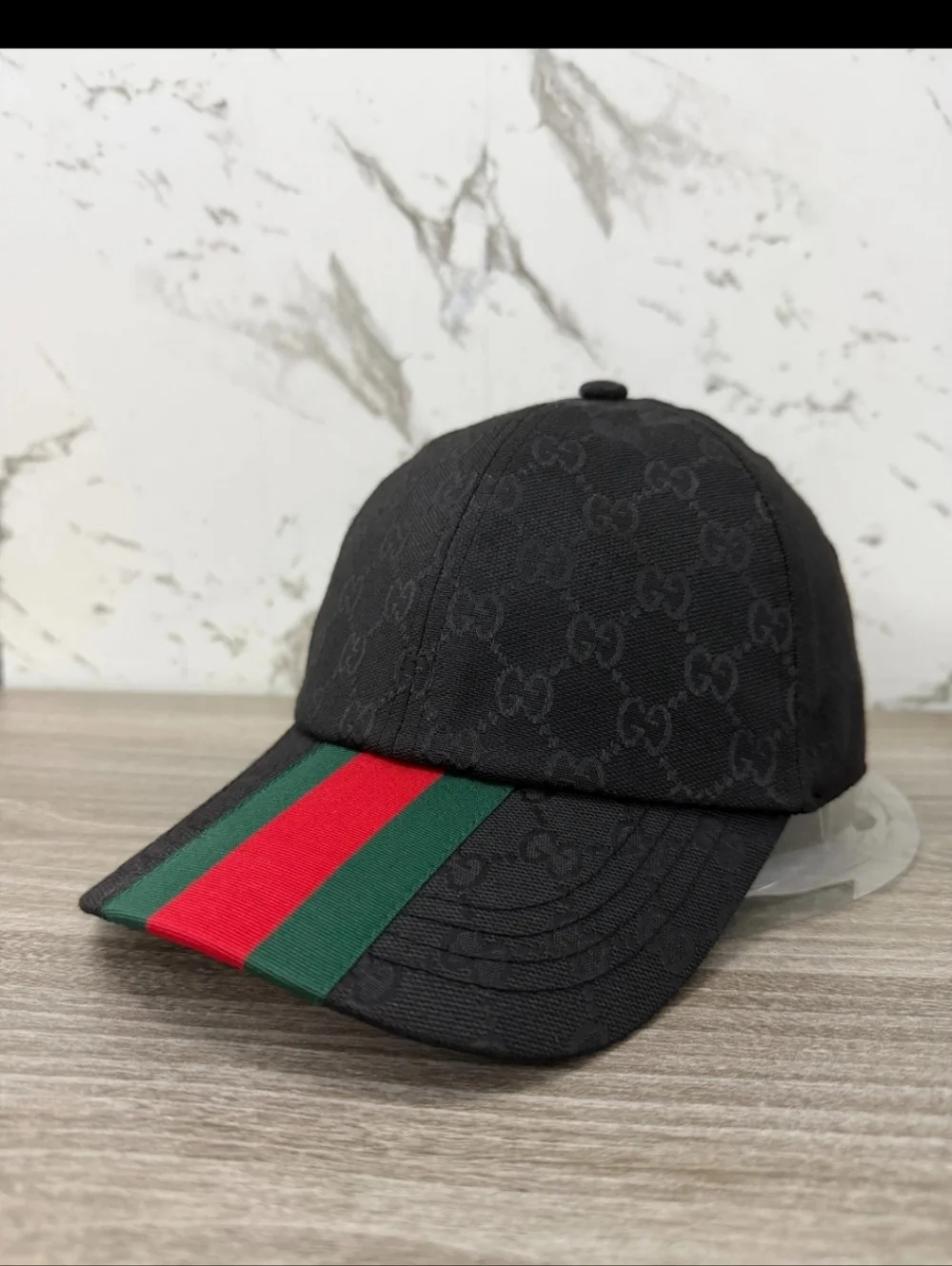 Authentic Gucci Black GG Canvas Cap with Red and Green Web Stripe - Picture 4 of 8